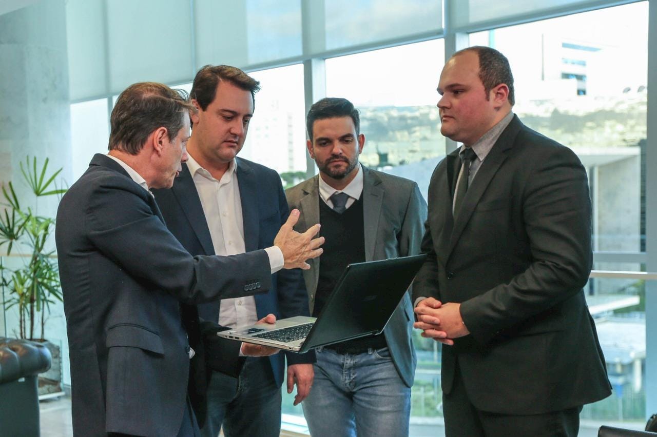 Governador Ratinho Júnior se reúne com CIBiogás para debater o biometano
