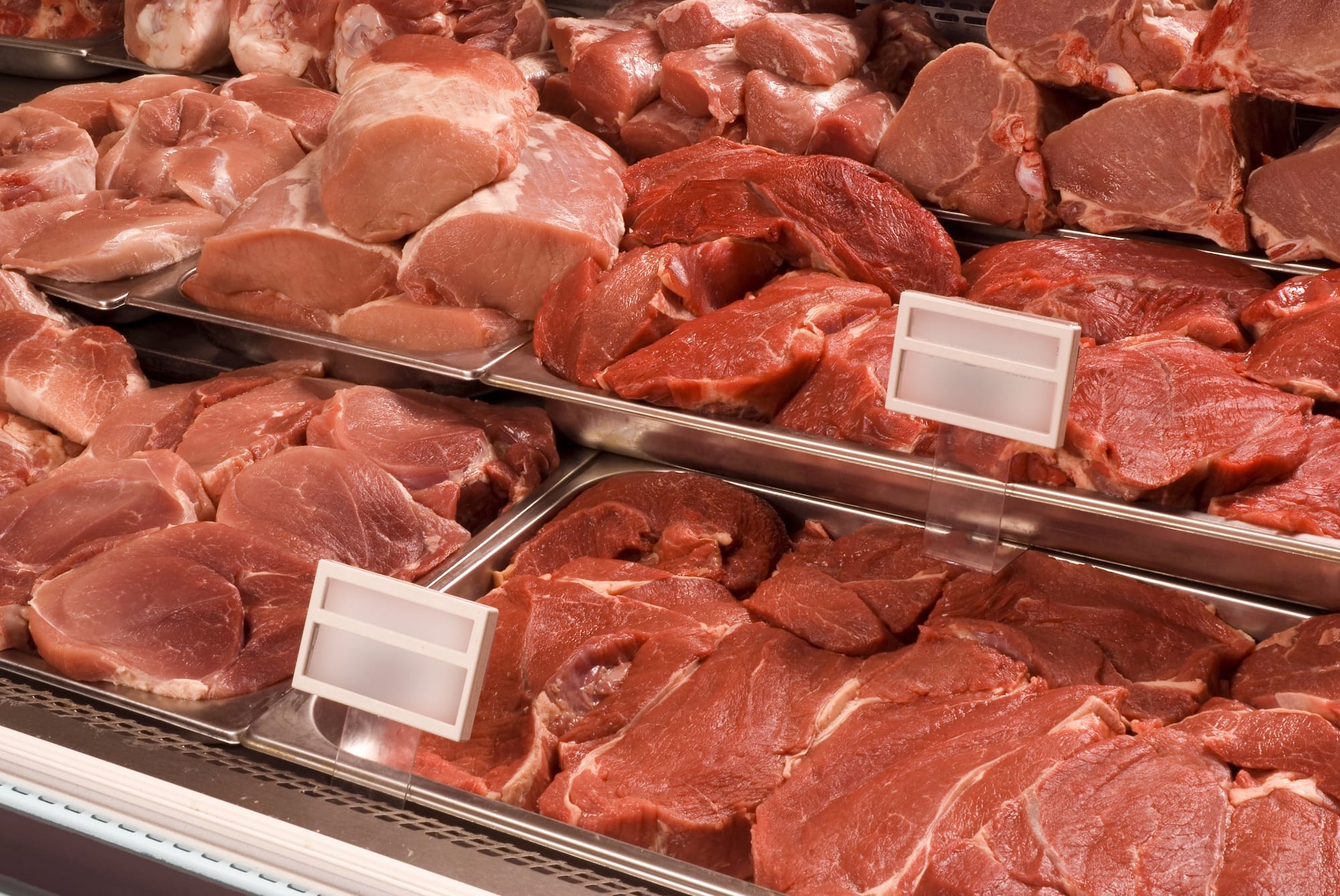 Competitividade de carne bovina ante suínos e frango é a pior em 8 anos