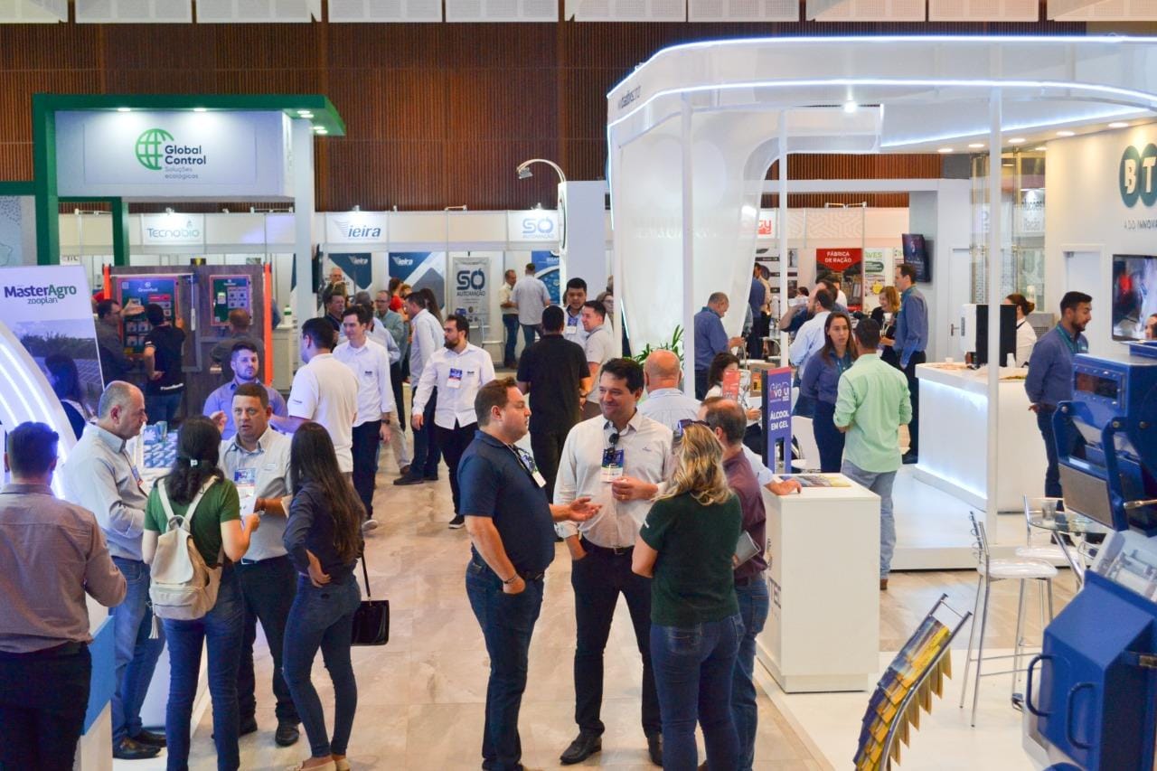Livre da presença de animais, eventos sociais do setor avícola industrial não representam riscos à saúde do plantel Livre da presença de animais, eventos sociais do setor avícola industrial não representam riscos à saúde do plantel