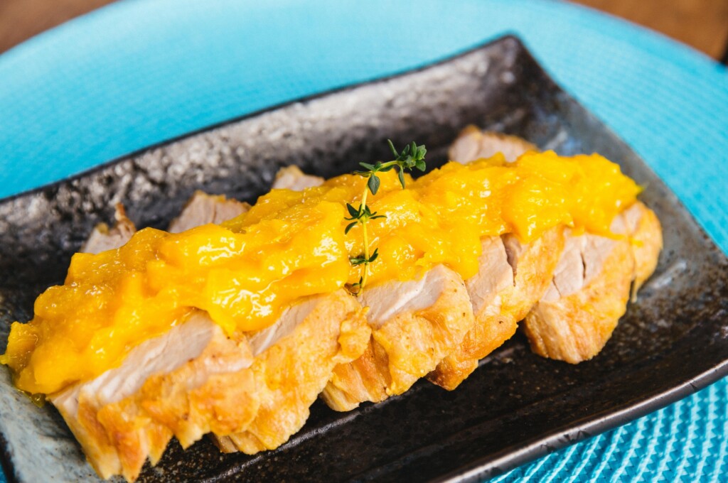 Filé de porco com chutney de manga