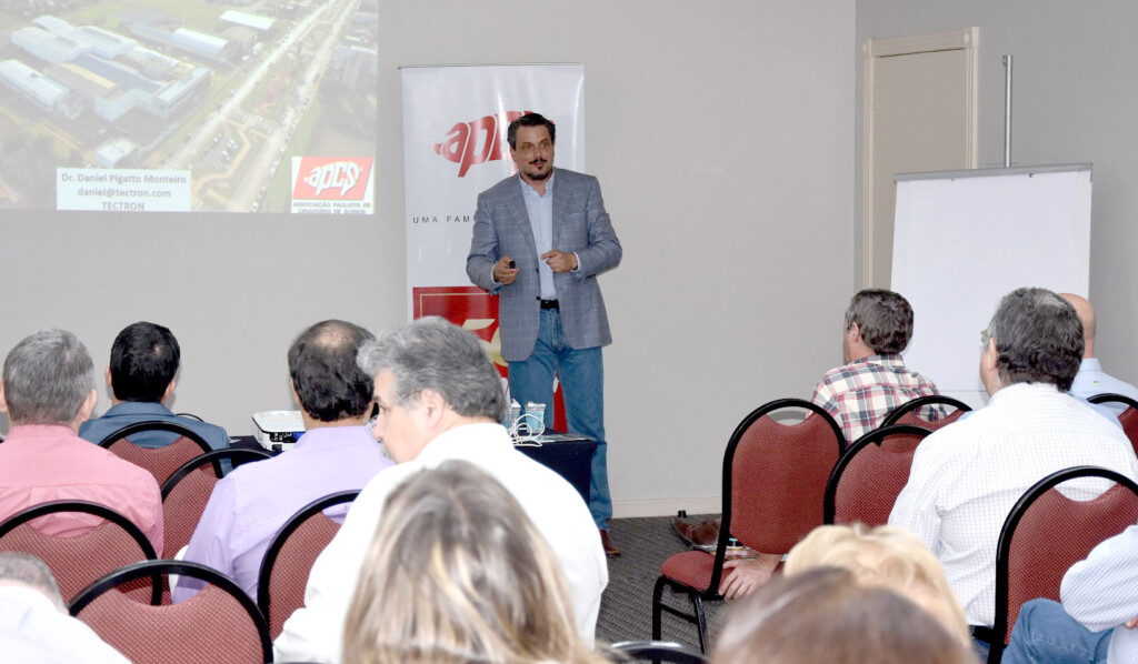 APCS realiza palestra sobre uso de enzimas exógenas