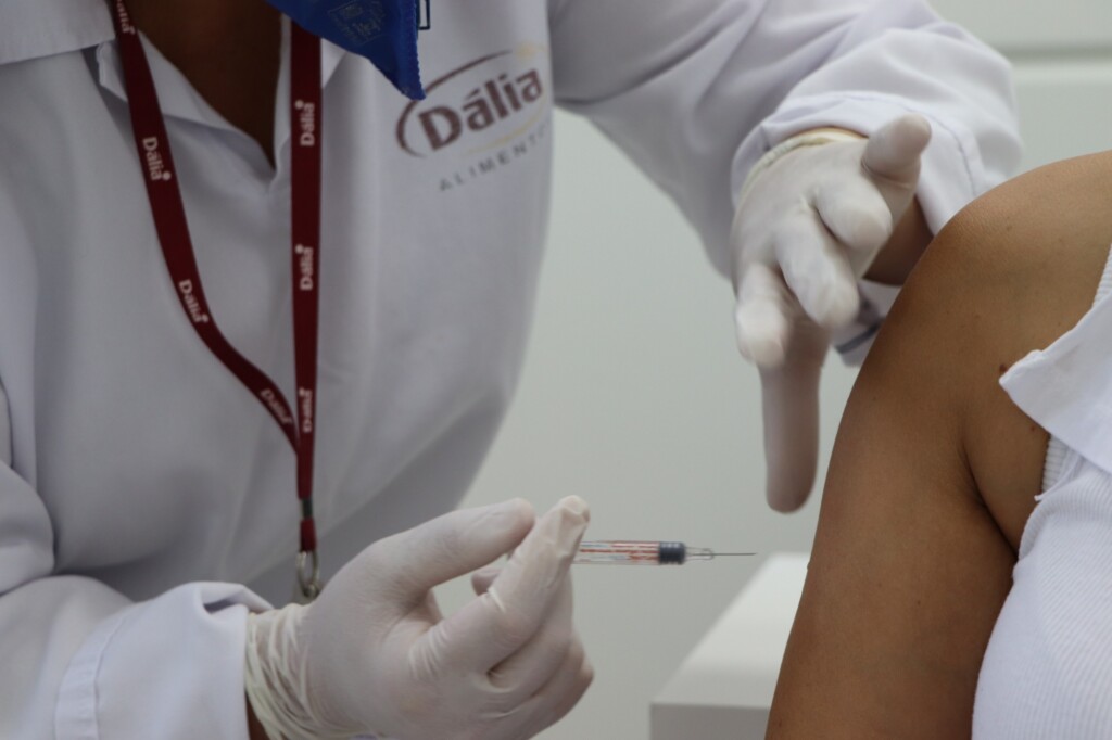 Dália alimentos vacina funcionários contra H1N1