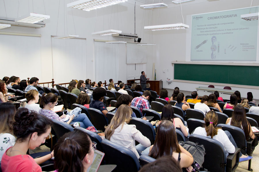 Seminário de Microbiologia promove técnicas não convencionais na análise de micro-organismos