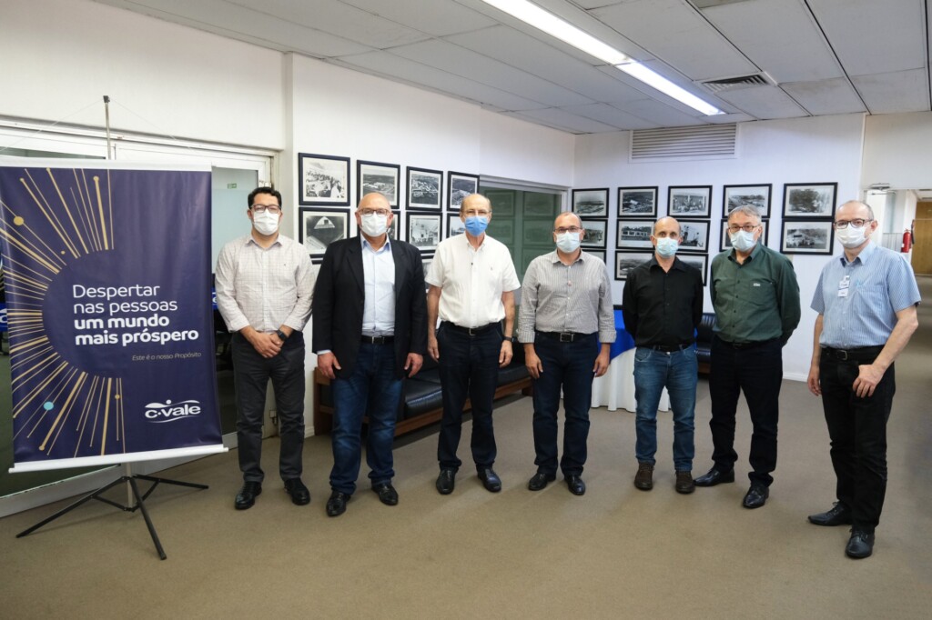 C.Vale discute ampliação da Ferroeste