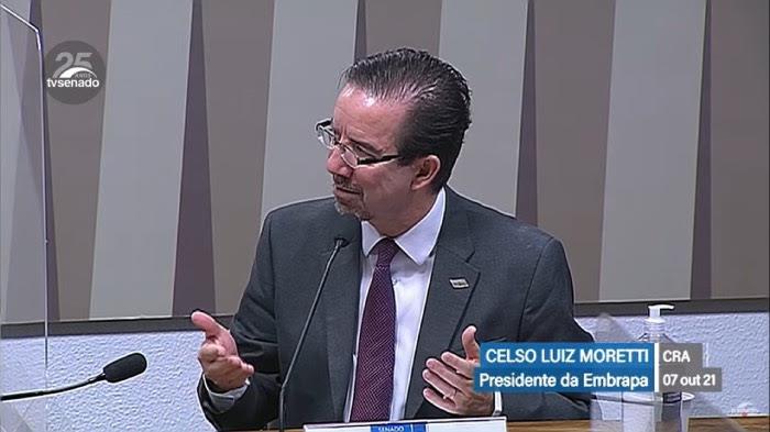 Pesquisa pública está ajudando a descarbonizar a agricultura, afirma presidente da Embrapa no Senado