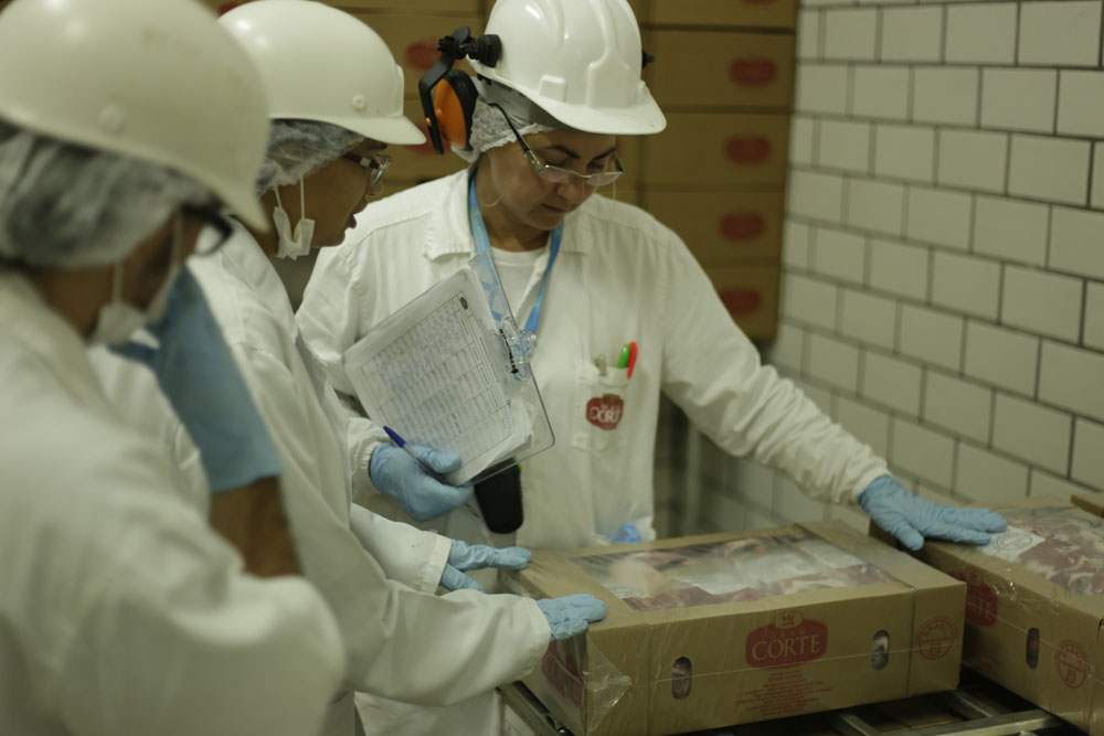 Missão chinesa comprova qualidade do frigorífico Gran Corte