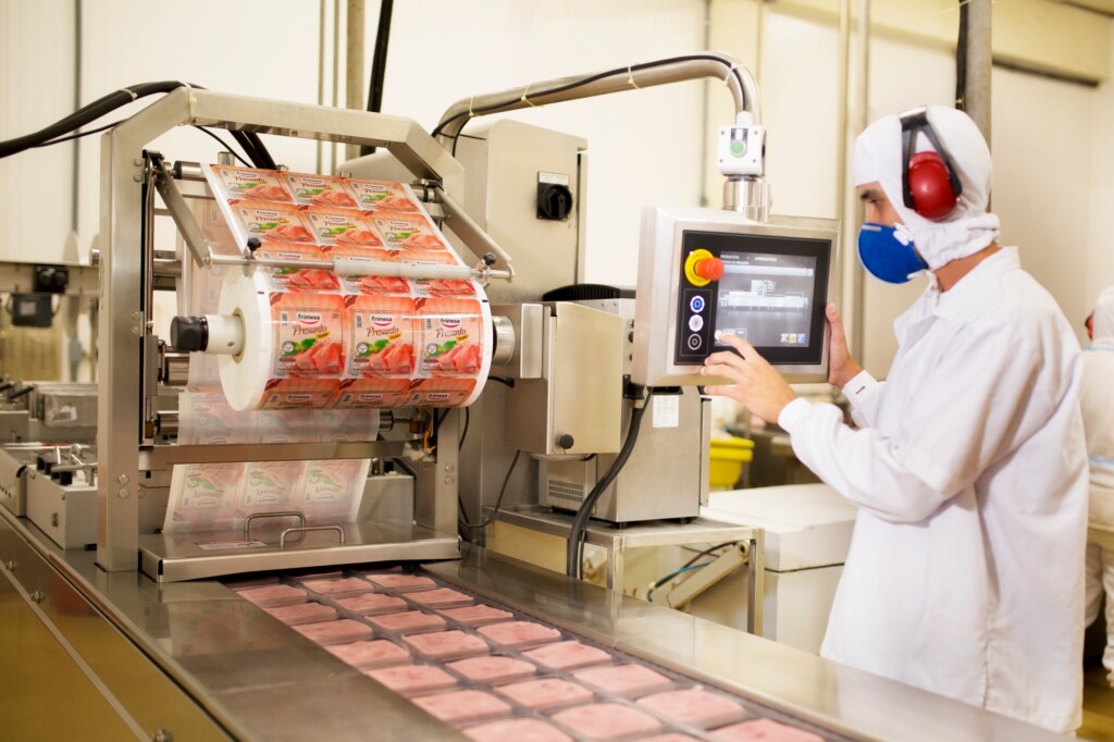 Ao comemorar 40 anos, Frimesa projeta investimentos de R$ 2,7 bilhões em toda sua cadeia produtiva