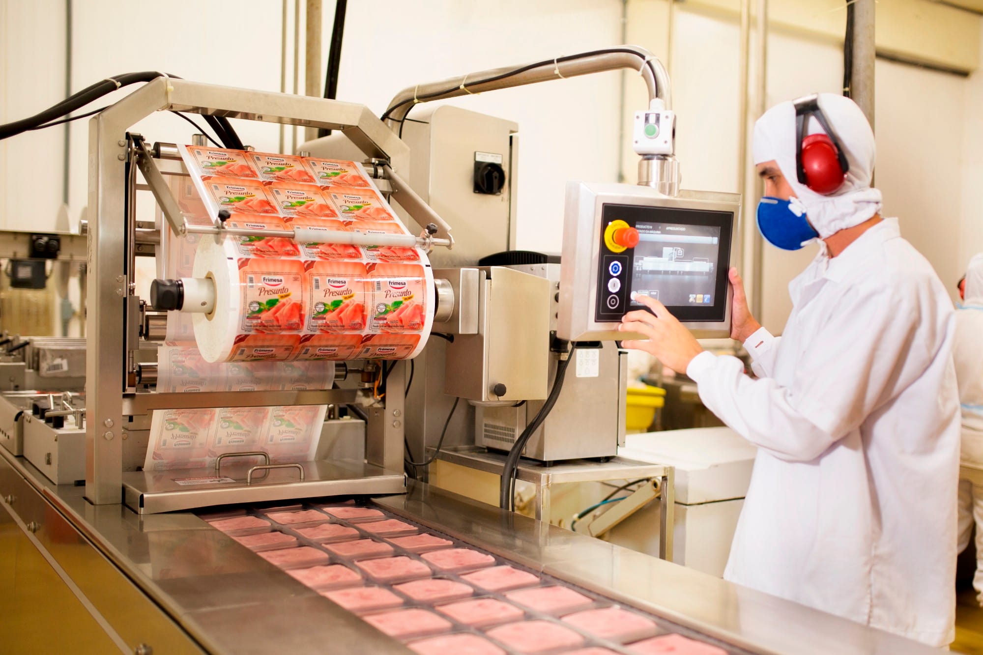 Ao comemorar 40 anos, Frimesa projeta investimentos de R$ 2,7 bilhões em toda sua cadeia produtiva