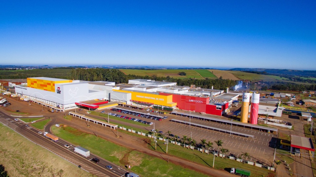 Sindiavipar celebra 24 anos da inauguração da Unidade Avícola da Lar Cooperativa
