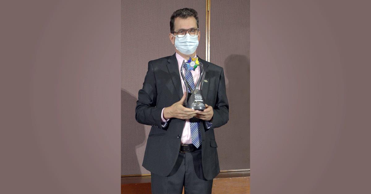 C.Vale recebe prêmio por excelência de gestão