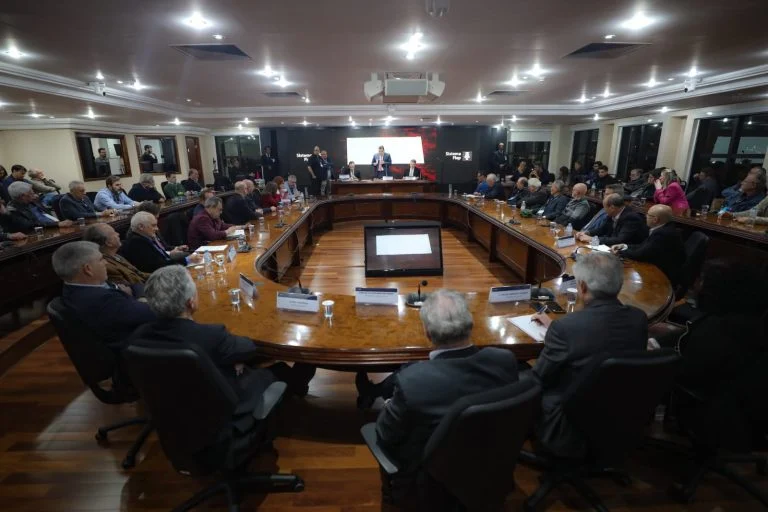 Edson Vasconcelos é eleito presidente da Fiep