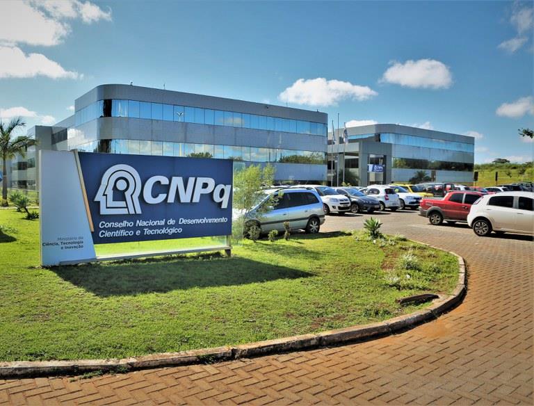 Pesquisas de enfrentamento da gripe aviária terão investimentos de R$ 12 milhões