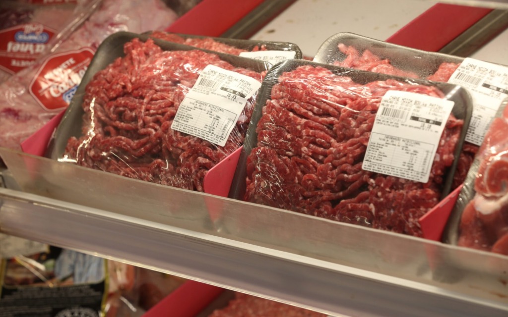 Alimentação no domicílio acumula queda de 1,89% no ano pelo IPCA-15