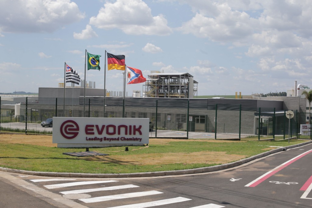 Evonik celebra 70 anos de sucesso no Brasil e na América Central e do Sul