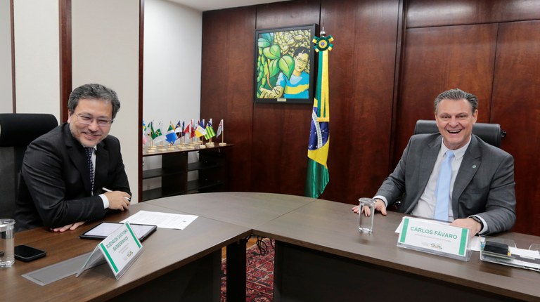 Fávaro se reúne com Secretário da Receita Federal para  debater modernização do setor