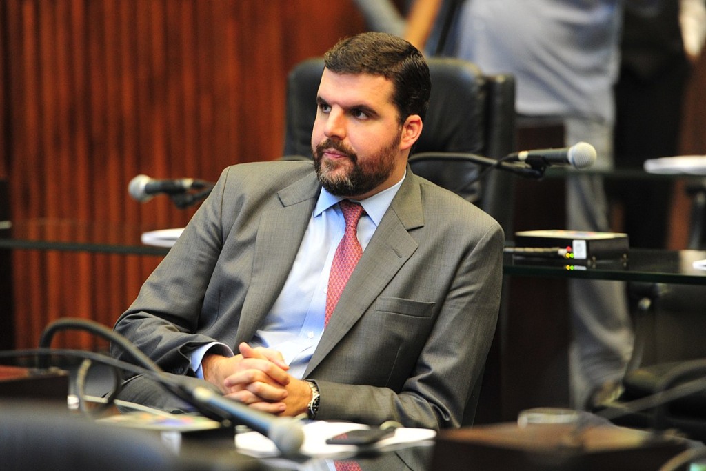 Fazenda dos pais do líder da Frente Parlamentar da Agropecuária é alvo de invasão criminosa