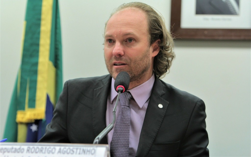 “Queimou a propriedade, não vai mais conseguir financiamento agrícola”, diz presidente do Ibama