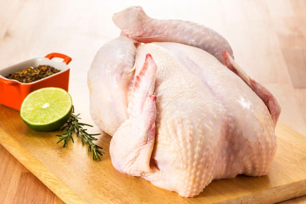 Exportações de carne de frango brasileira crescem 5,6% no acumulado do ano