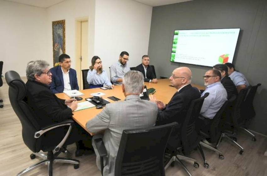 João Azevêdo discute uso de bioenergias com setor sucroalcooleiro da Paraíba