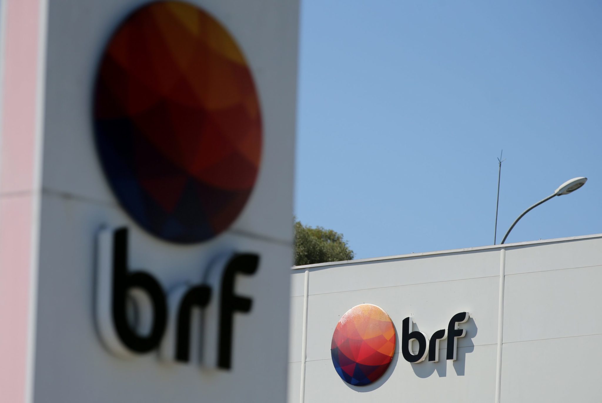 Justiça obriga que BRF ajuste condições de trabalho em unidades no RS Justiça obriga que BRF ajuste condições de trabalho em unidades no RS