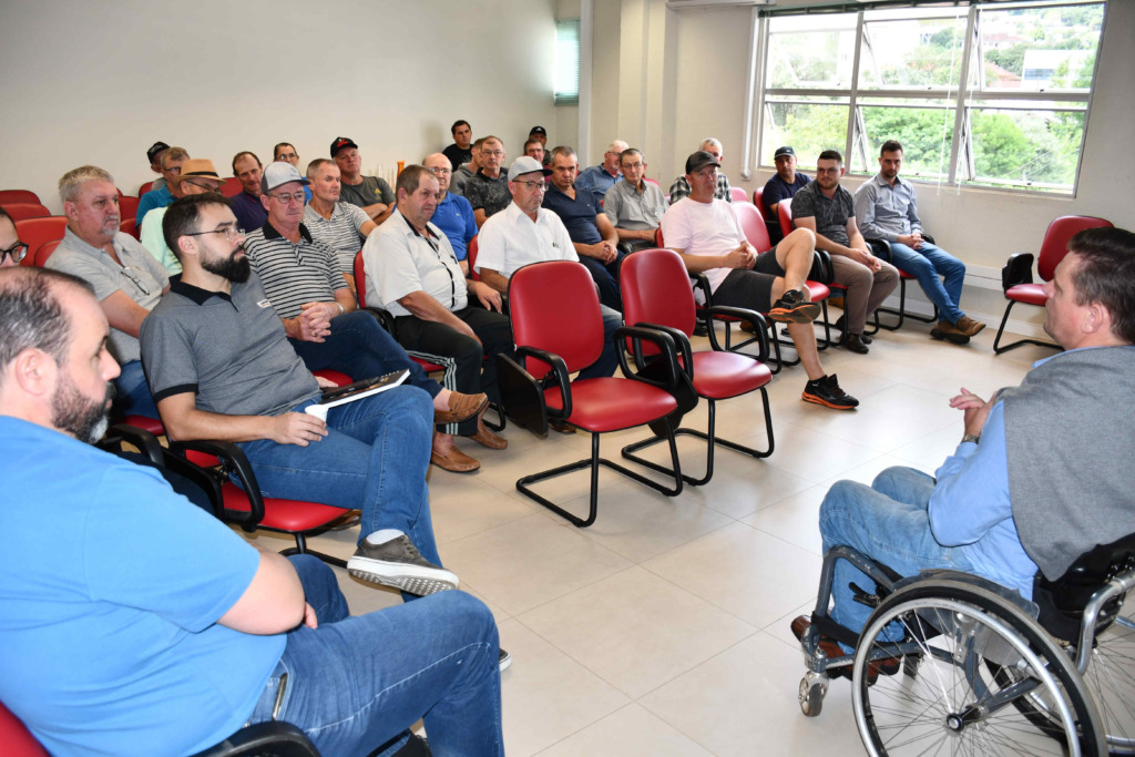 Languiru busca soluções para enfrentar desafios financeiros no segmento de aves