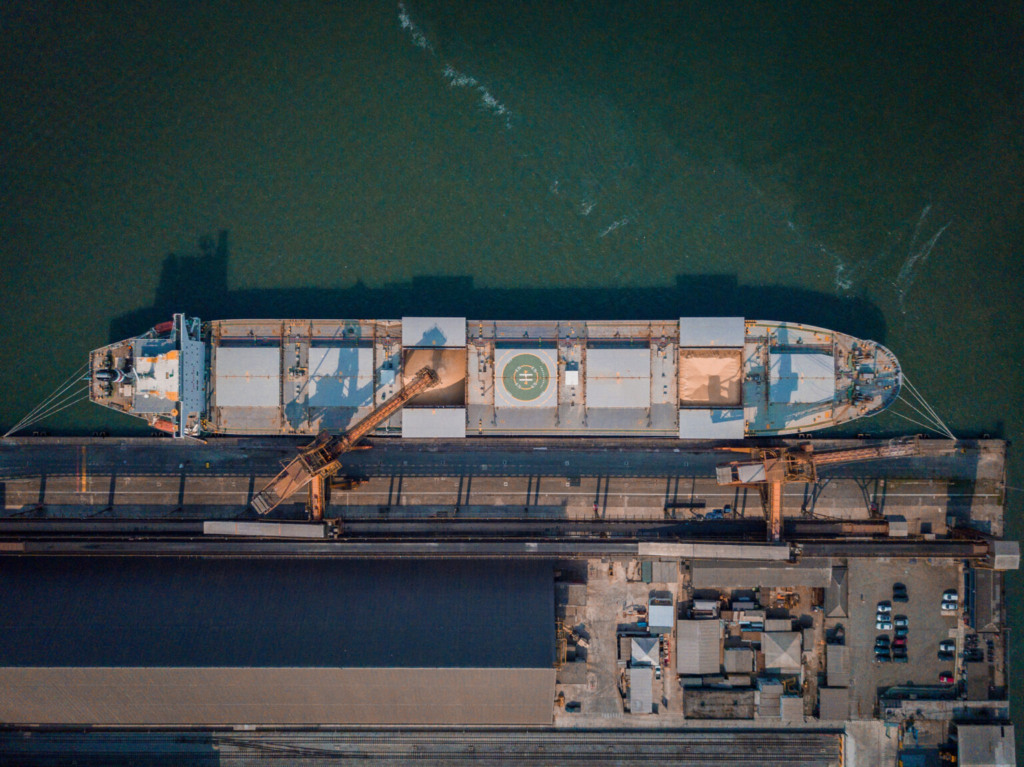 Porto de Santos: cresce em 34,5% o volume de milho embarcado de janeiro a outubro deste ano