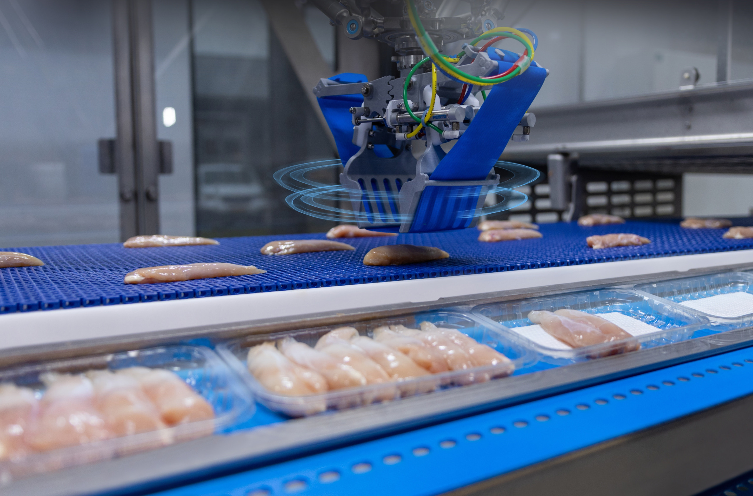 Marel introduz tecnologia revolucionária para empacotamento de tiras de frango na indústria avícola
