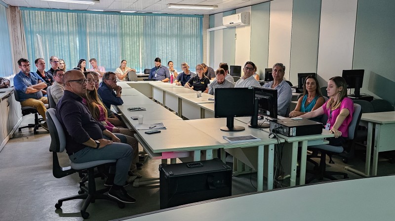 Reunião destaca ações multissetoriais no combate à gripe aviária