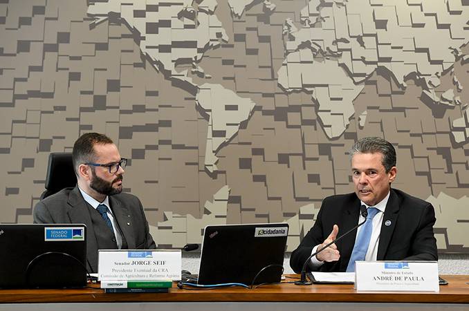 Ministro da Pesca e Aquicultura afirma apoio à produção nacional de tilápias