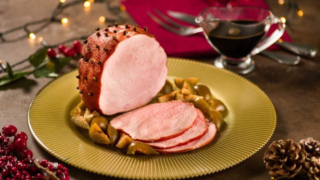 Ceia mais farta: cresce volume de vendas de tender e aves natalinas em relação a 2022