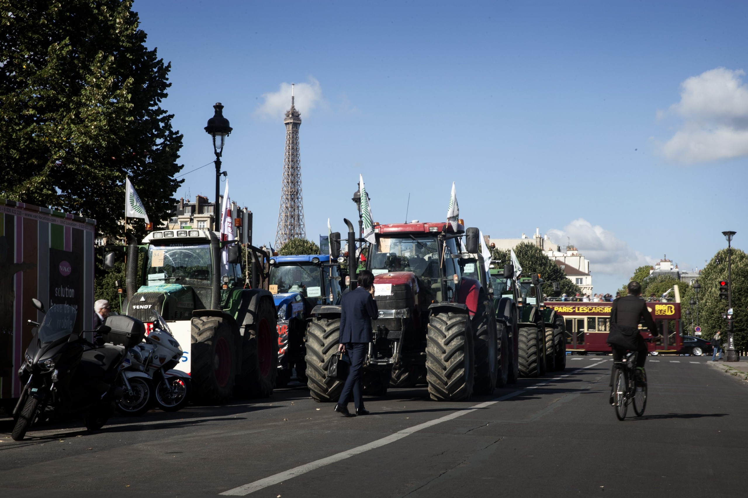 Governo anuncia medidas para ‘competição justa’ enquanto agricultores cercam Paris