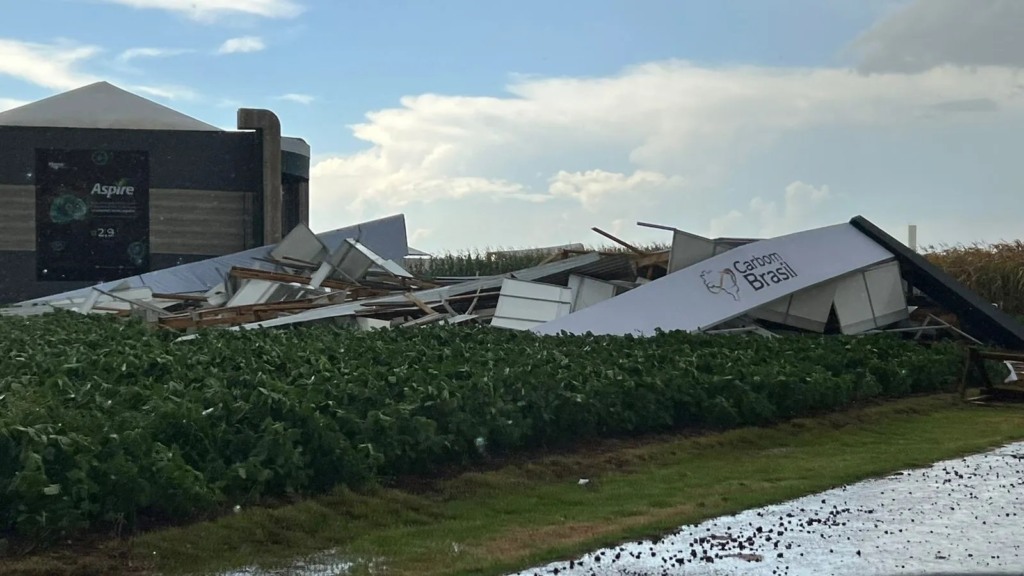 Vendaval derruba estrutura de dia de campo da C. Vale e deixa 5 pessoas feridas