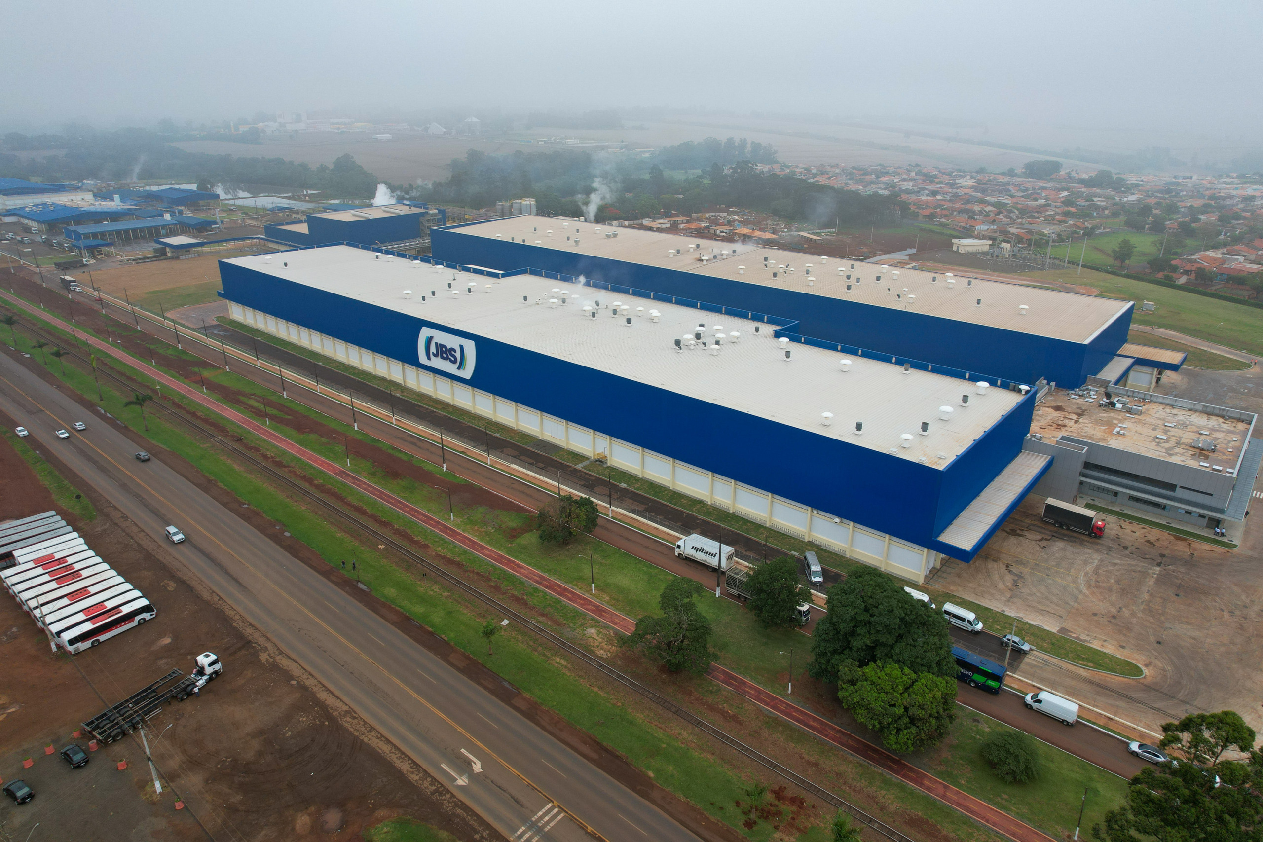 Senadores se mobilizam contra abertura de capital da JBS nos Estados Unidos