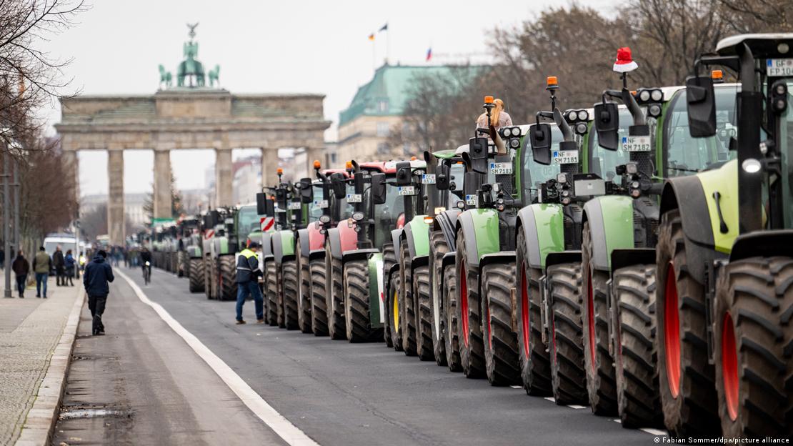 Agricultores franceses protestam contra acordo UE-Mercosul e pressionam governo