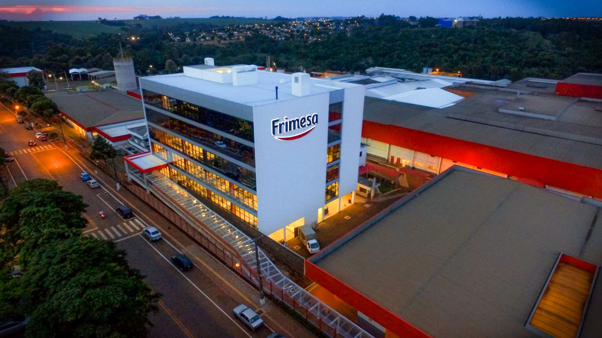 Receita da Frimesa atinge R$ 6,1 bilhões em 2023, registrando aumento de 11% Receita da Frimesa atinge R$ 6,1 bilhões em 2023, registrando aumento de 11%