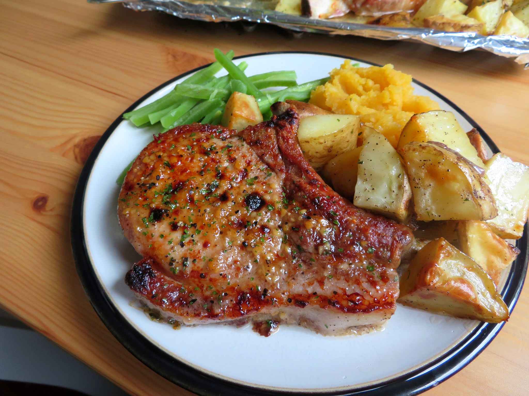 Já pensou em fazer uma bisteca de porco na panela de pressão? Surpreenda-se com essa receita saborosa! Já pensou em fazer uma bisteca de porco na panela de pressão? Surpreenda-se com essa receita saborosa!