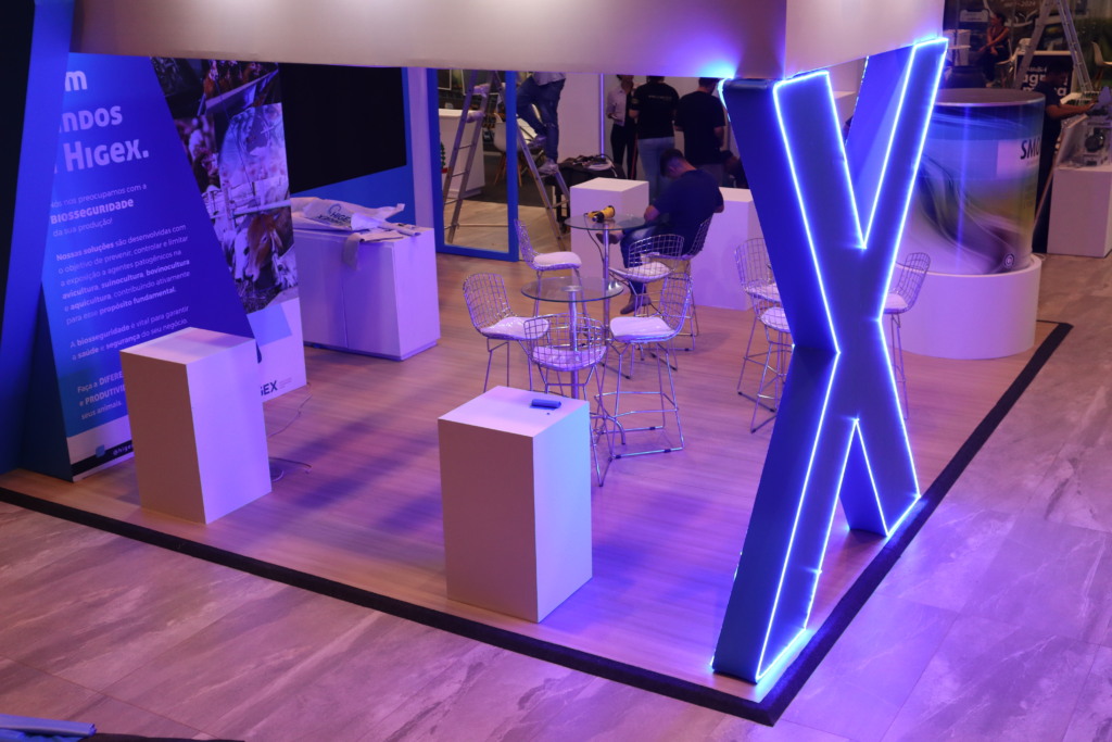 Confira o making off dos preparativos da AveSui: a feira de negócios do setor de aves e suínos