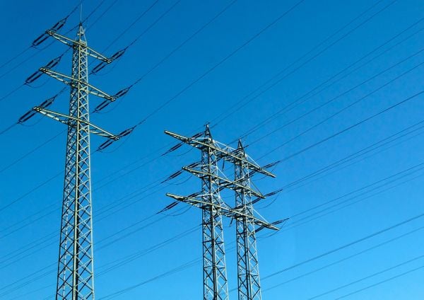 Pesquisa revela que quedas frequentes de energia afetam 40% dos produtores rurais no Paraná