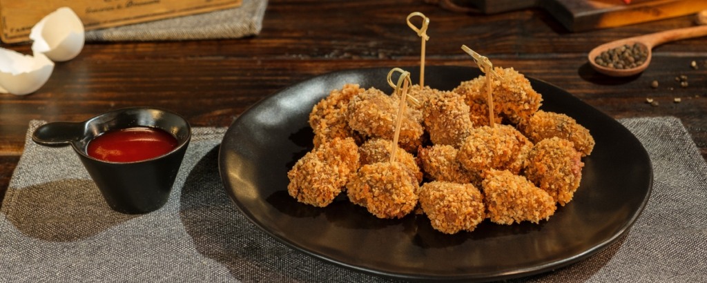 Coração de frango já é ótimo, não é mesmo? Imagine empanado! Confira a receita