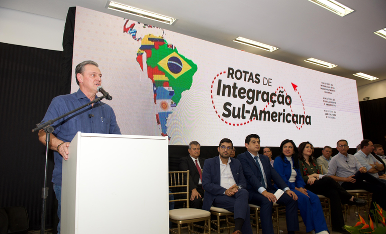 Em Mato Grosso, ministro Fávaro participa de plenária sobre as Rotas de Integração Sul-Americana