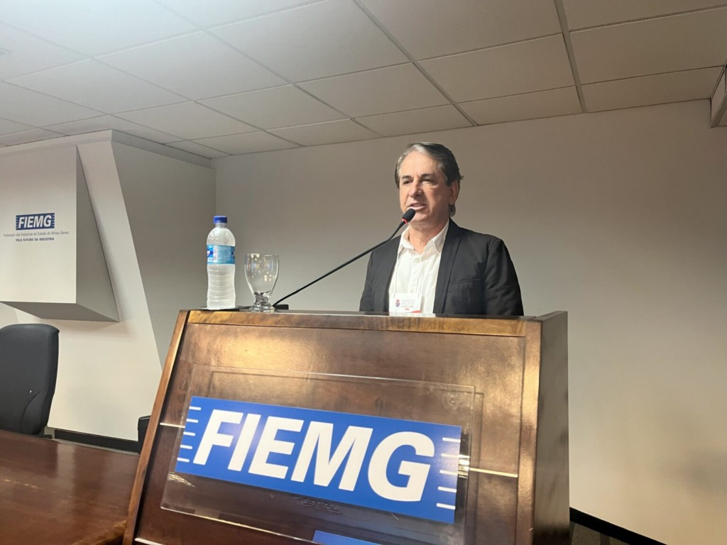 Simpósio Mineiro de Avicultura reúne especialistas e apresenta inovações no setor