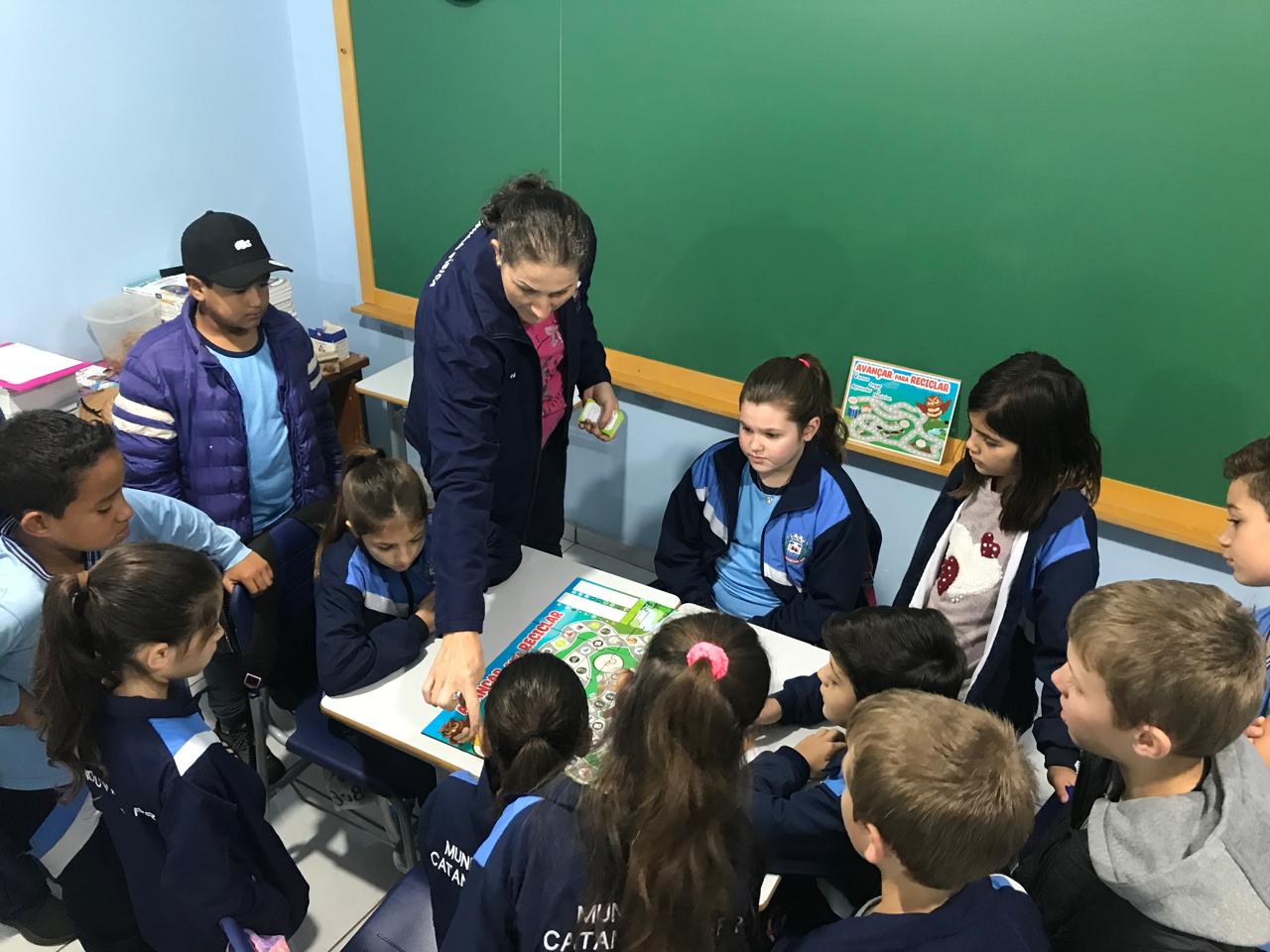 Coopavel se alia a projeto que ensina sobre reciclagem em escolas públicas Coopavel se alia a projeto que ensina sobre reciclagem em escolas públicas