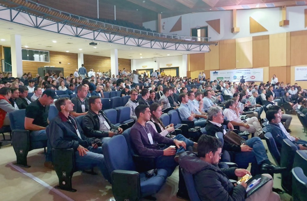 Encontro MercoLab de Avicultura traz pesquisadores nacionais e estrangeiros