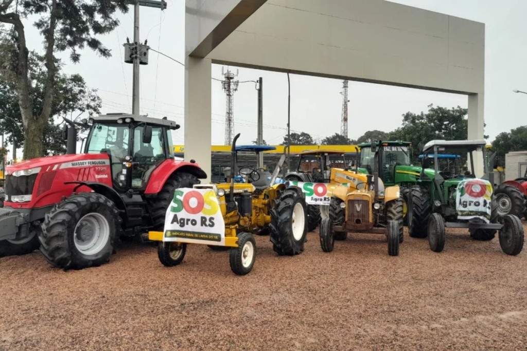 ‘Tratoraço’ de Produtores Rurais Chega a Porto Alegre em Busca de Ajuda do Governo Federal