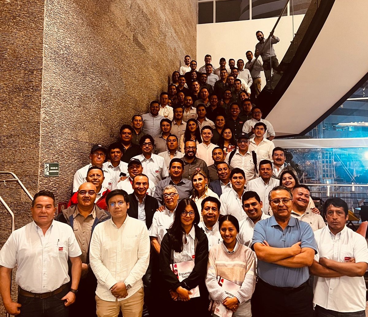 Cobb-Vantress promove evento técnico para time da Pronaca, no Equador