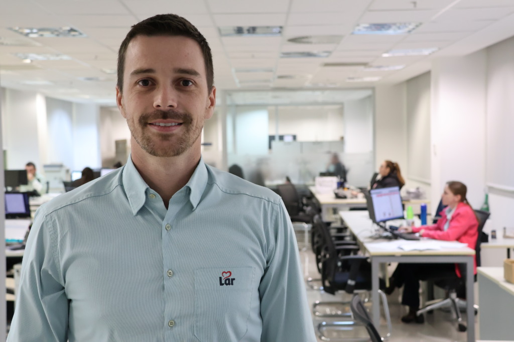 Avicultura Industrial Entrevista: “Incubação Eficiente = Eclosão Maximizada”, pelo Daniel Dalla Costa na edição n°1334