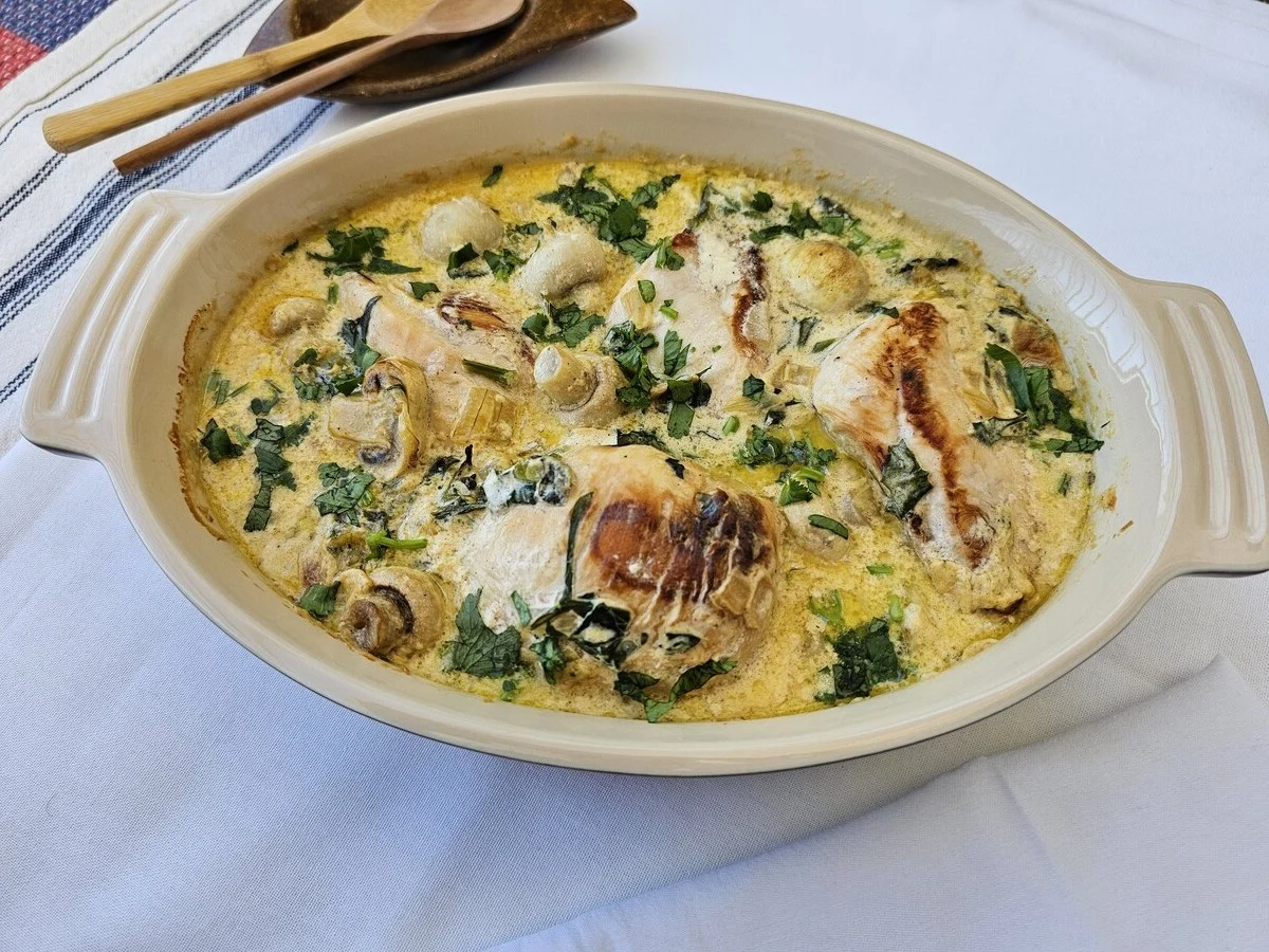 Explosão de sabores: confira a receita de peito de frango ao molho de cogumelos Explosão de sabores: confira a receita de peito de frango ao molho de cogumelos