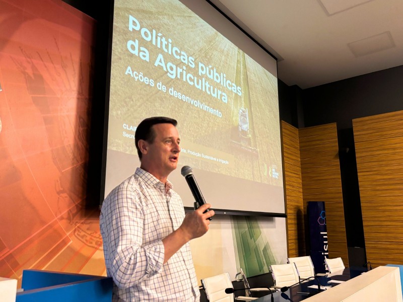 Secretário da Agricultura do RS apresenta ações de desenvolvimento em seminário na Famurs