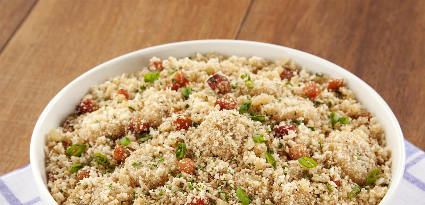 Você vai se surpreender com essa receita: Farofa de banana com bacon, uma receita saboroa e simples para acompanhamento!