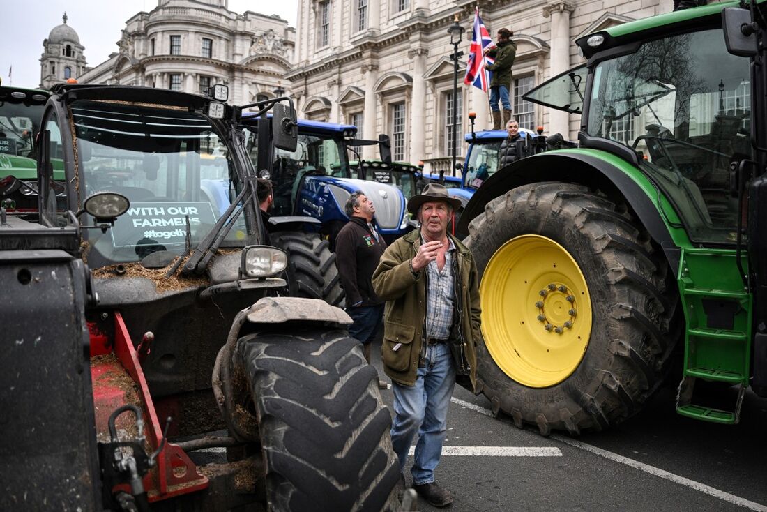 Fazendeiros Britânicos Protestam Contra Reforma Tributária do Partido Trabalhista Fazendeiros Britânicos Protestam Contra Reforma Tributária do Partido Trabalhista
